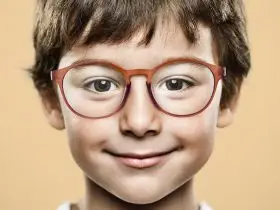 เลนส์แว่นเด็ก HOYA MiYOSAMRT ช่วยชะลอการเพิ่มขึ้นของภาวะสายตาสั้น 60%